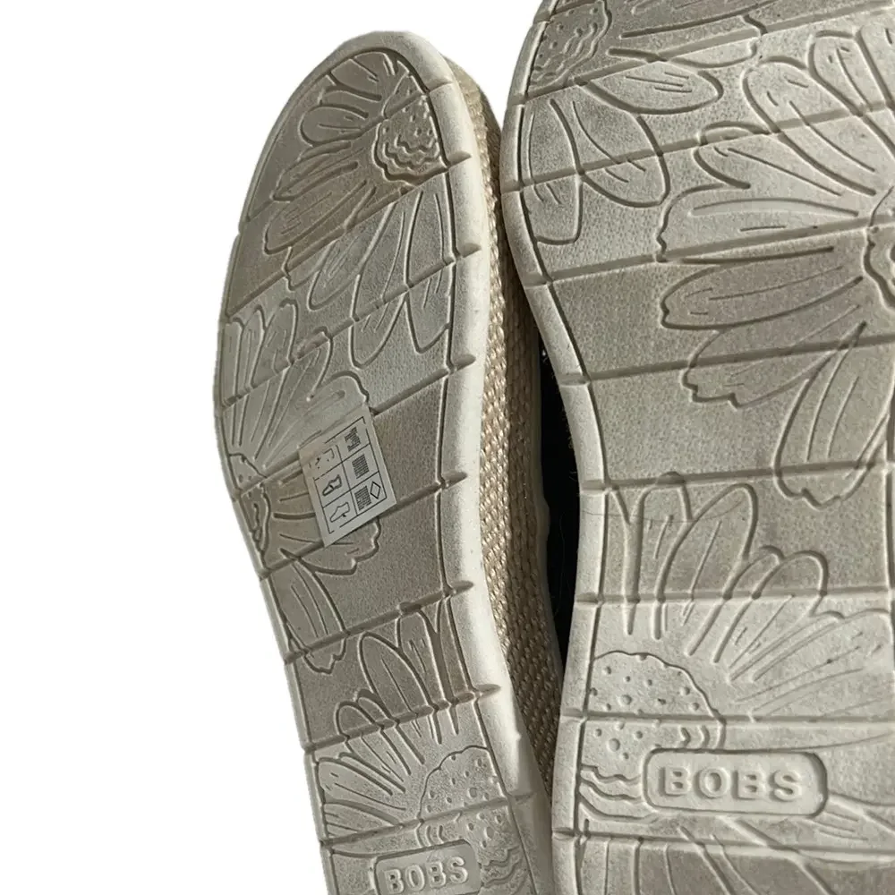 BOBS by sketchers Black Slip-On Flexpadrille luxe summer sky size 6 GUCoff white